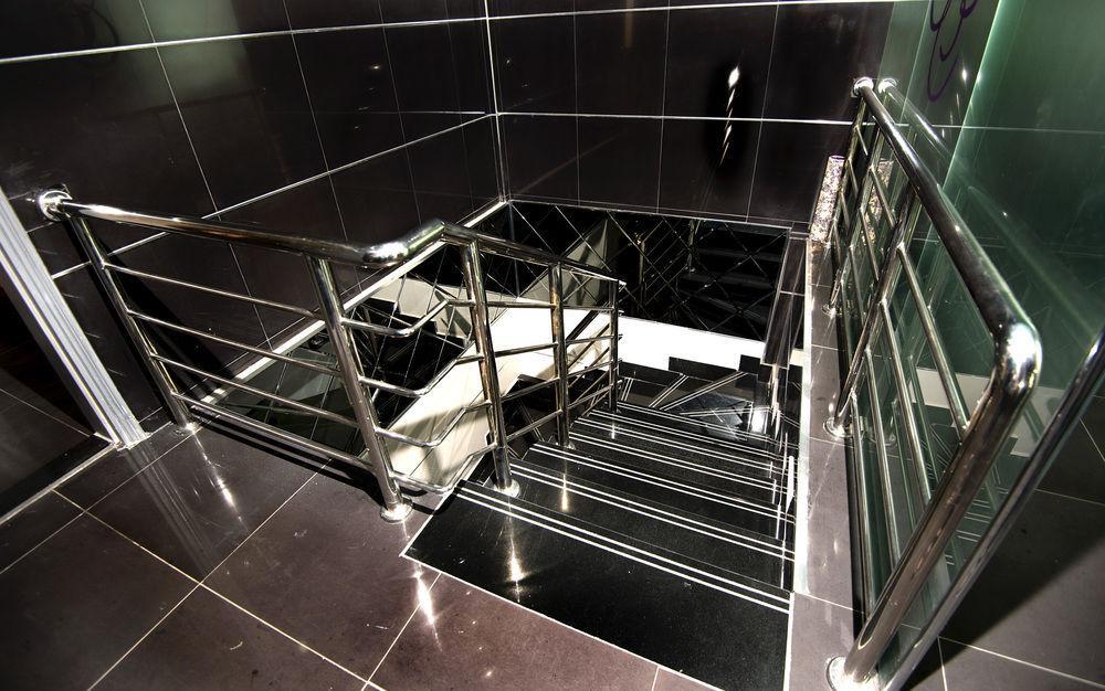 Bravo Royal Hotel Suites Kuwait City Bagian luar foto