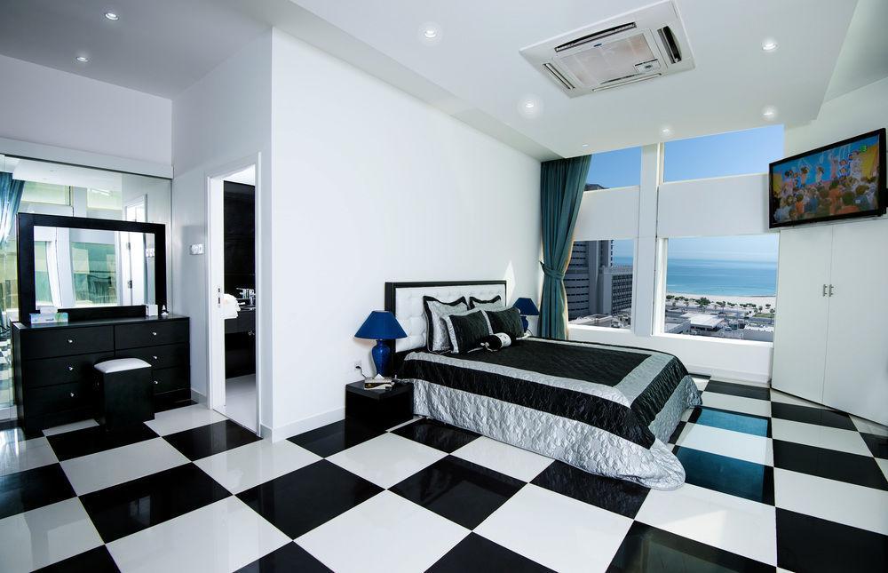 Bravo Royal Hotel Suites Kuwait City Bagian luar foto