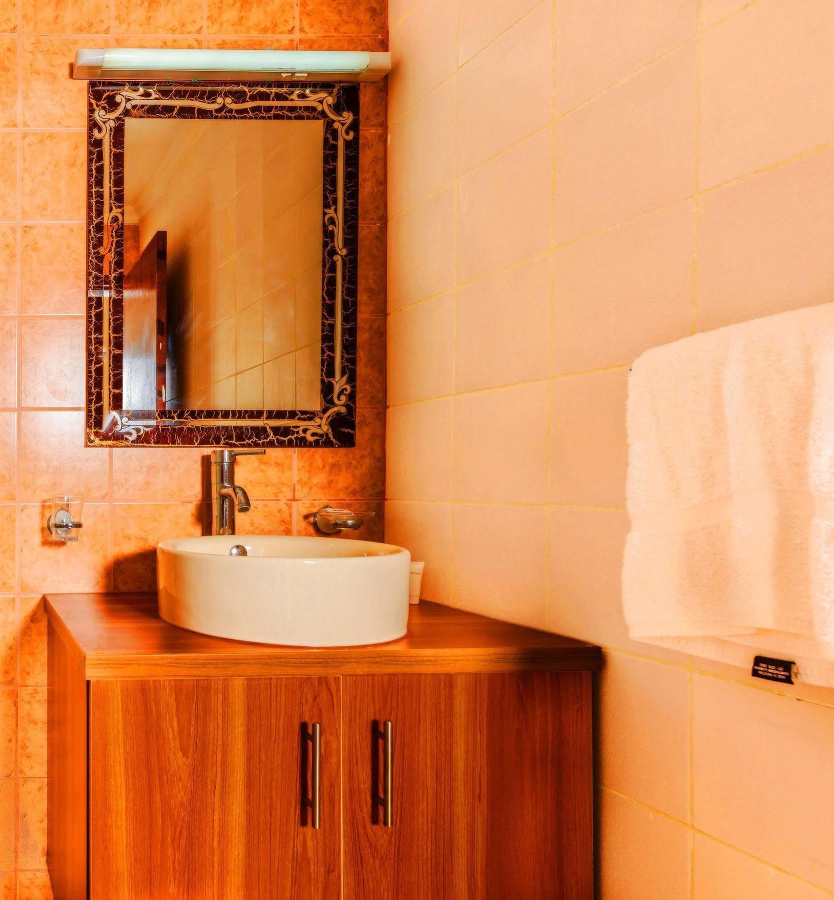 Bravo Royal Hotel Suites Kuwait City Bagian luar foto
